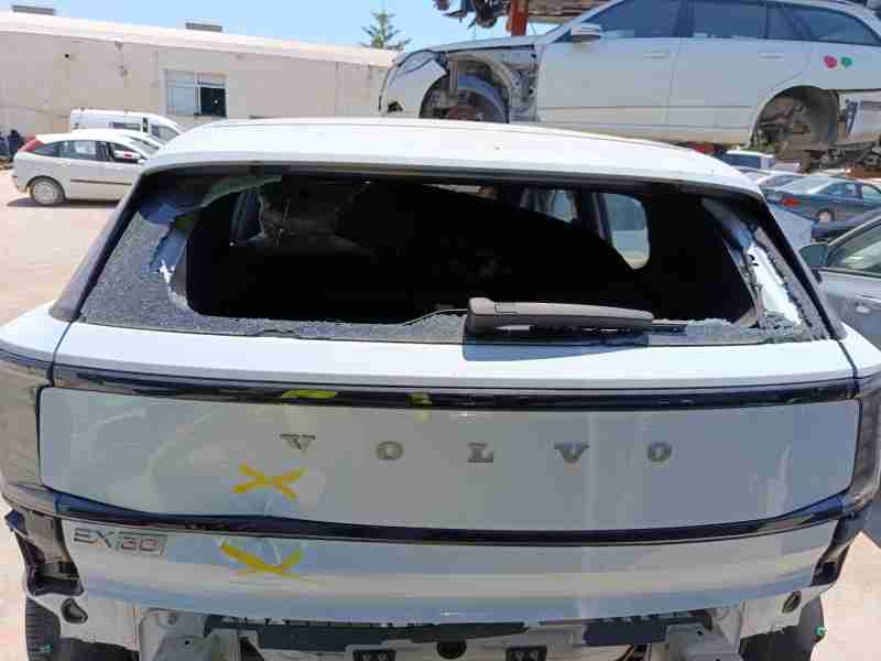 Recambio de porton trasero para volvo ex30 plus 2wd pure electric referencia OEM IAM 80010818  
