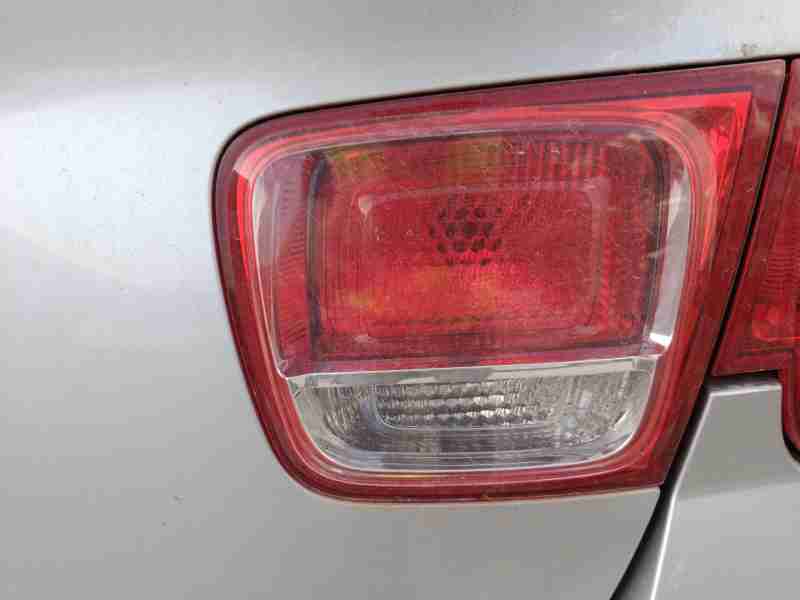 Recambio de piloto trasero derecho interior para chevrolet malibu lt+ referencia OEM IAM 23452384  