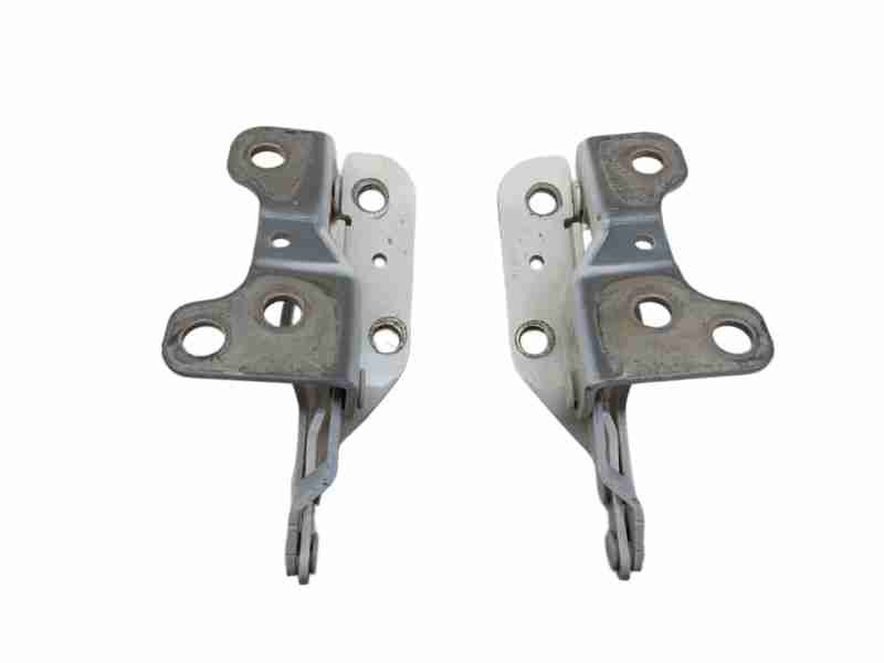 Recambio de bisagra capot para ssangyong tivoli grand limited 4x2 referencia OEM IAM 6181035000 / 6182035000  