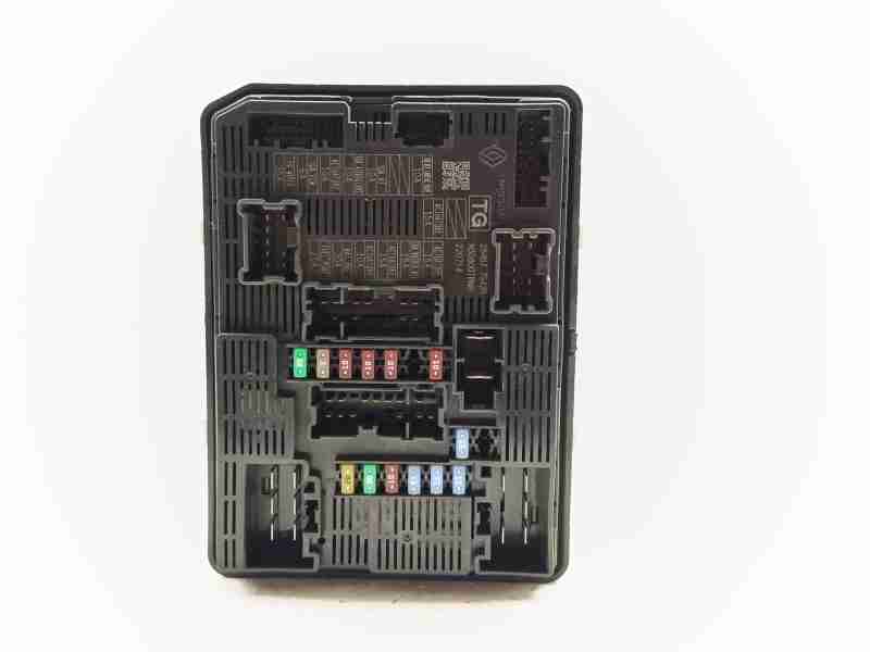Recambio de caja reles / fusibles para renault trafic furgón l1h1 2,8t referencia OEM IAM 284B77542R  