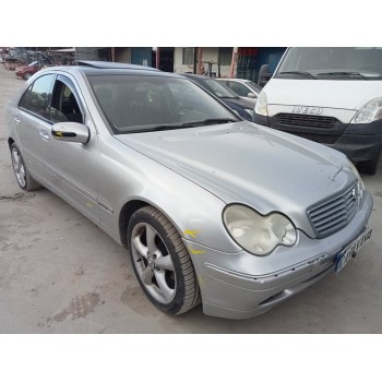 mercedes-benz clase c (w203) berlina del año 2003