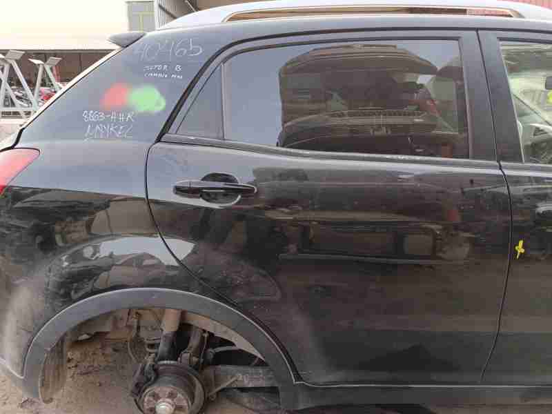 Recambio de puerta trasera derecha para ssangyong korando van 2.0 e-xdi referencia OEM IAM 6302134104  