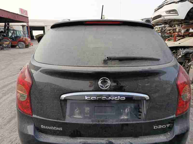 Recambio de porton trasero para ssangyong korando van 2.0 e-xdi referencia OEM IAM 6401134107  