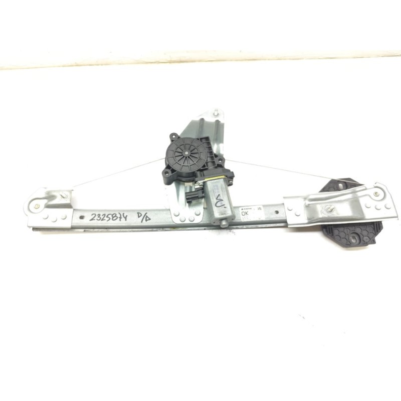 Recambio de elevalunas delantero derecho para dacia sandero comfort referencia OEM IAM 807209299R  