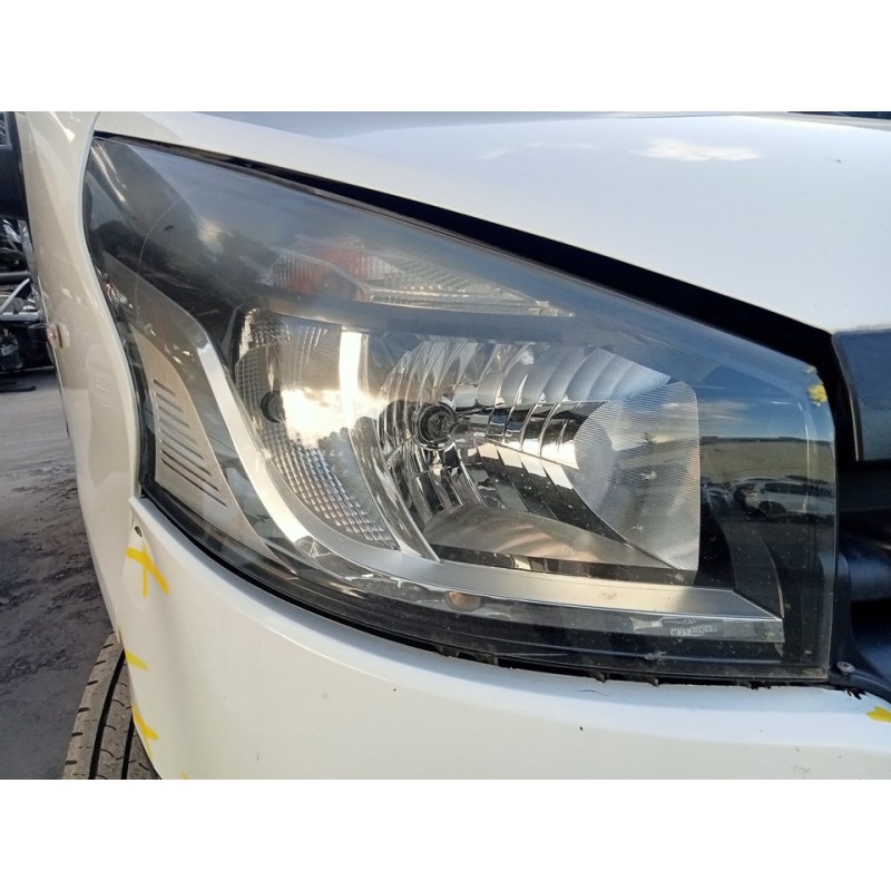 Recambio de faro derecho para renault trafic furgón l1h1 2,7t referencia OEM IAM 260101161R  