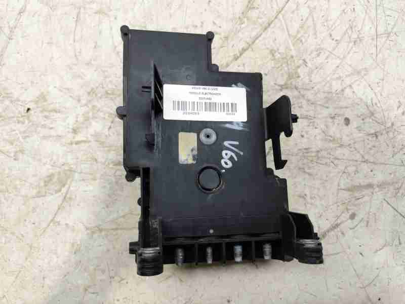 Recambio de modulo electronico para volvo v60 ii (225) b4 mild-hybrid referencia OEM IAM 32301365  