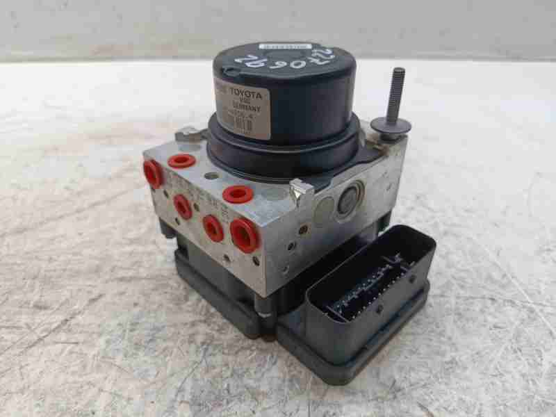 Recambio de abs para toyota yaris active referencia OEM IAM 445400D280  