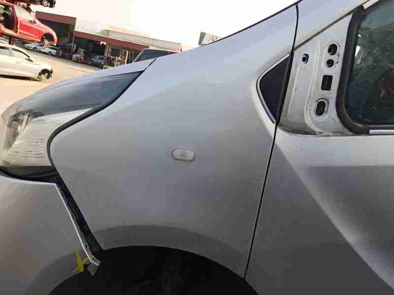 Recambio de aleta delantera izquierda para renault trafic iii furgoneta (fg_) 2.0 dci 120 (fgmn) referencia OEM IAM 631016242R  