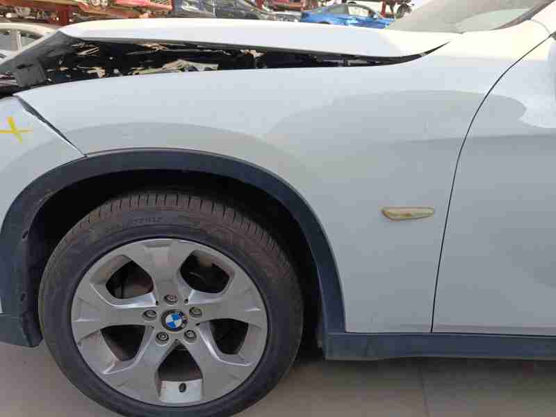 Recambio de aleta delantera izquierda para bmw x1 (e84) xdrive 18 d referencia OEM IAM 41002993155  