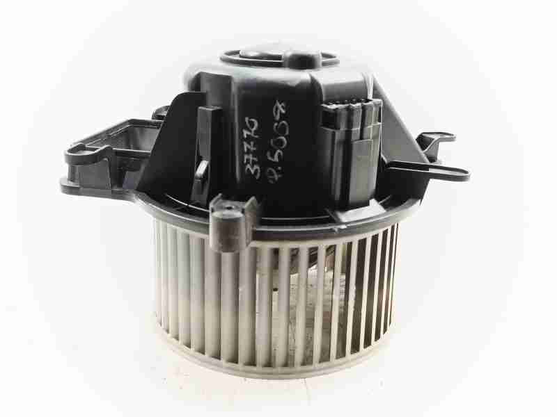 Recambio de ventilador calefaccion para peugeot 5008 access referencia OEM IAM 6441CP  