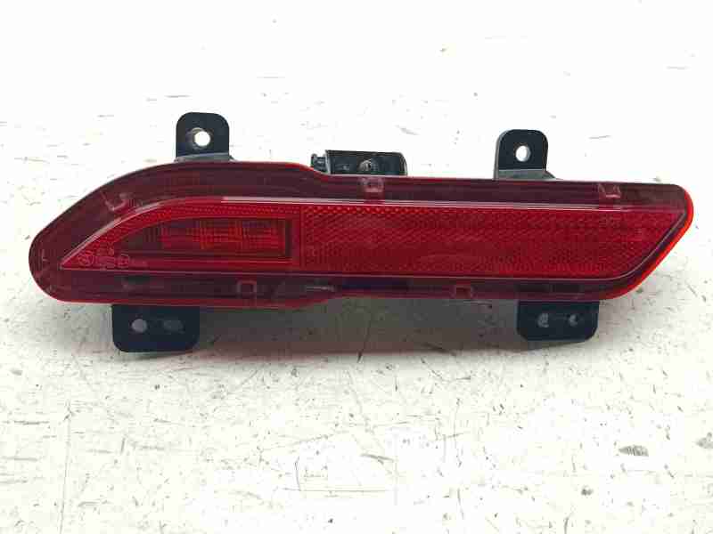 Recambio de piloto trasero izquierdo paragolpes para volvo ex30 plus 2wd pure electric referencia OEM IAM 8891884364  