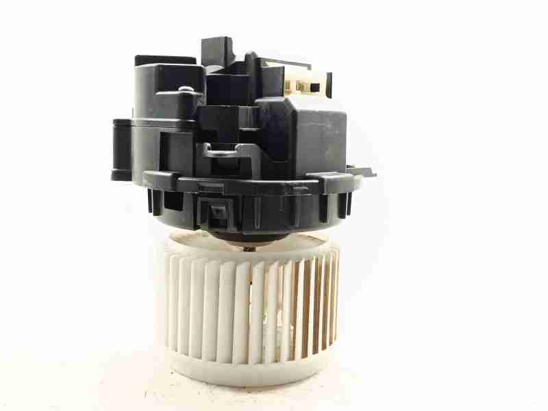 Recambio de ventilador calefaccion para renault clio v equilibre referencia OEM IAM 272104788R  