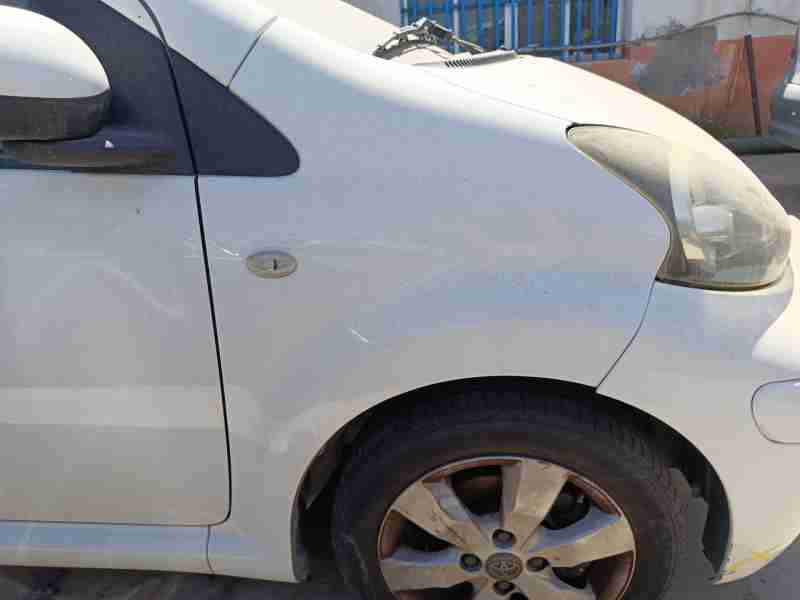 Recambio de aleta delantera derecha para toyota aygo (_b1_) 1.0 (kgb10_) referencia OEM IAM 538110H010  