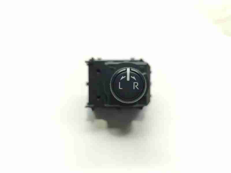 Recambio de mando retrovisor para toyota aygo x (_b7_) 1.0 vvt-i (kgb70) referencia OEM IAM 8487202460  