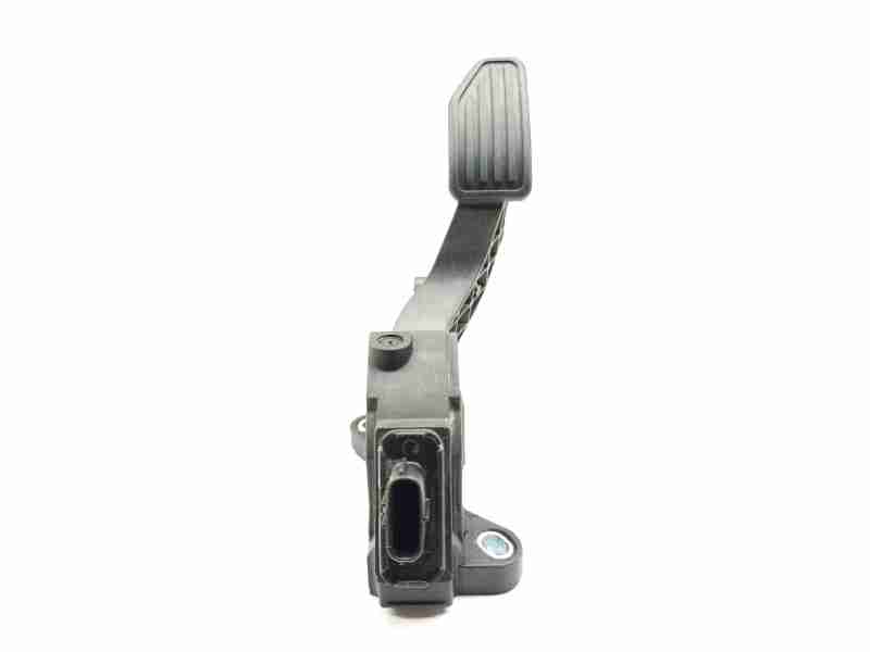 Recambio de pedal acelerador para toyota yaris (_p13_) 1.5 (nsp131_) referencia OEM IAM 781100D110  