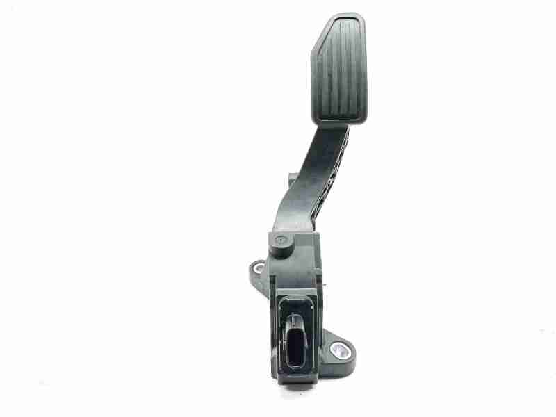 Recambio de pedal acelerador para toyota yaris (_p13_) 1.5 (nsp131_) referencia OEM IAM 781100D110  