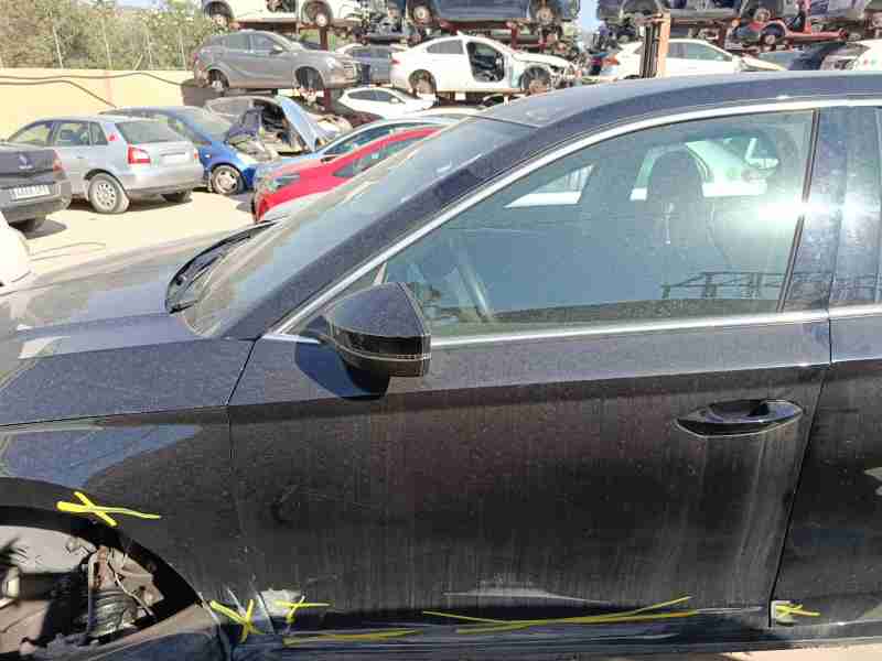 Recambio de puerta delantera izquierda para skoda octavia iv (nx3, nn3, pv3) 2.0 tdi referencia OEM IAM 5E3831051B  