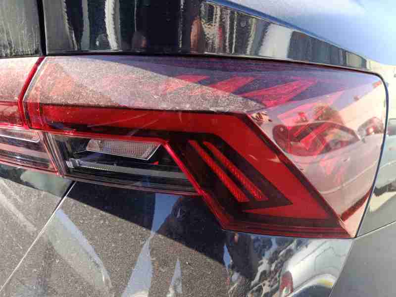 Recambio de piloto trasero derecho para skoda octavia iv (nx3, nn3, pv3) 2.0 tdi referencia OEM IAM 5E3945208A  