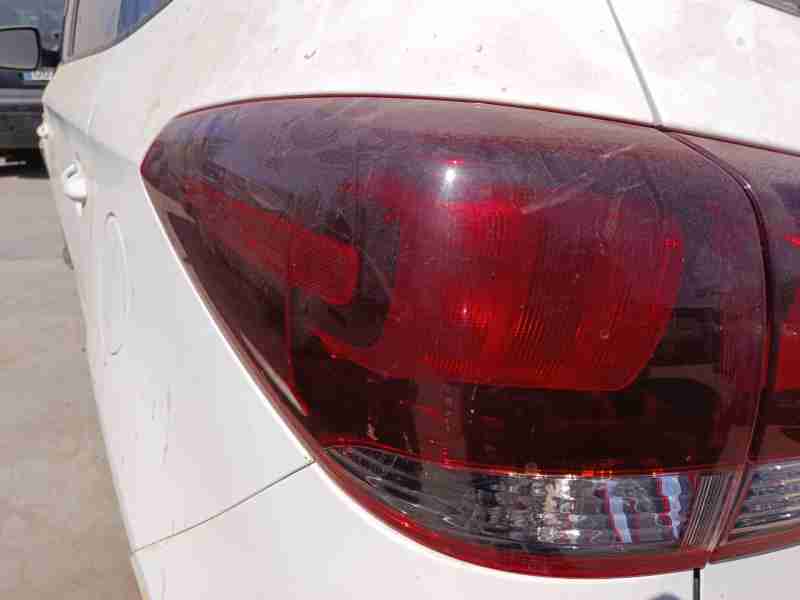 Recambio de piloto trasero izquierdo para kia carens iv 1.7 crdi referencia OEM IAM 92401A4020  