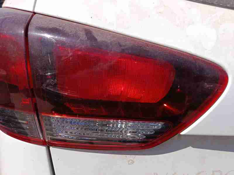 Recambio de piloto trasero izquierdo interior para kia carens iv 1.7 crdi referencia OEM IAM 92403A4020  
