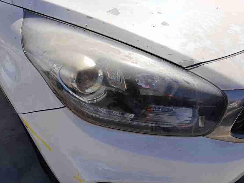 Recambio de faro derecho para kia carens iv 1.7 crdi referencia OEM IAM 92102A4180  