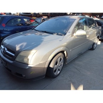 opel vectra c berlina del año 2004