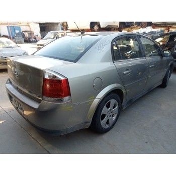 opel vectra c berlina del año 2004