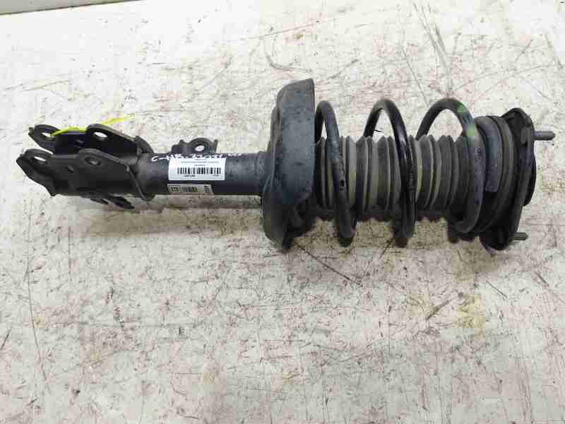 Recambio de amortiguador delantero izquierdo para toyota c-hr hybrid active referencia OEM IAM 48520F9020  