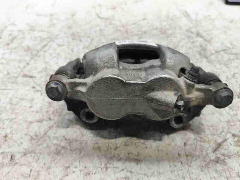 Recambio de pinza de freno delantera derecha para challenger 380 graphite referencia OEM IAM 2B135 2B134 