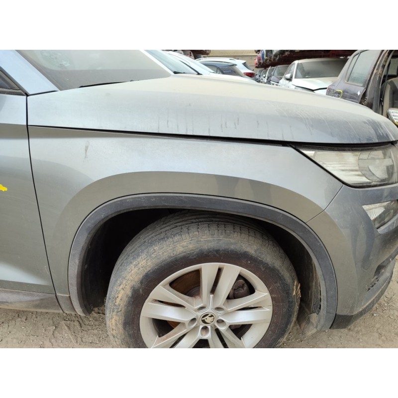 Recambio de aleta delantera derecha para skoda kodiaq ambition 4x4 referencia OEM IAM 565821106  