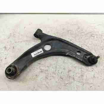 Recambio de brazo suspension inferior delantero derecho para toyota yaris (_p13_) 1.5 (nsp131_) referencia OEM IAM 4806809150  