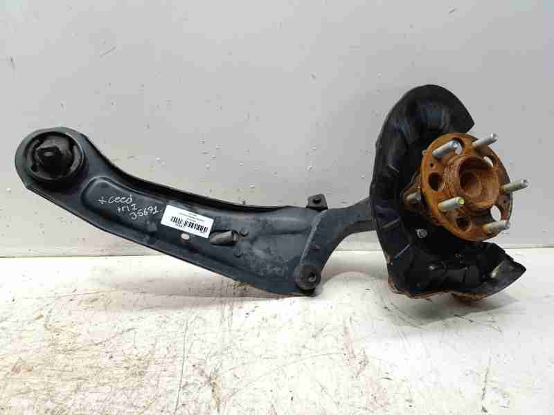 Recambio de mangueta trasera izquierda para kia xceed drive referencia OEM IAM 52710J7AA0  