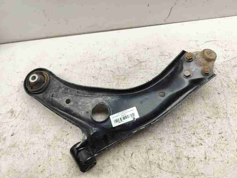 Recambio de brazo suspension inferior delantero derecho para toyota yaris cross hybrid 2wd active tech referencia OEM IAM 48068K