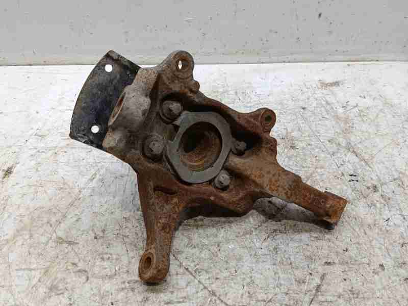 Recambio de mangueta delantera derecha para renault trafic furgón l1h1 2,8t referencia OEM IAM 8200630533  