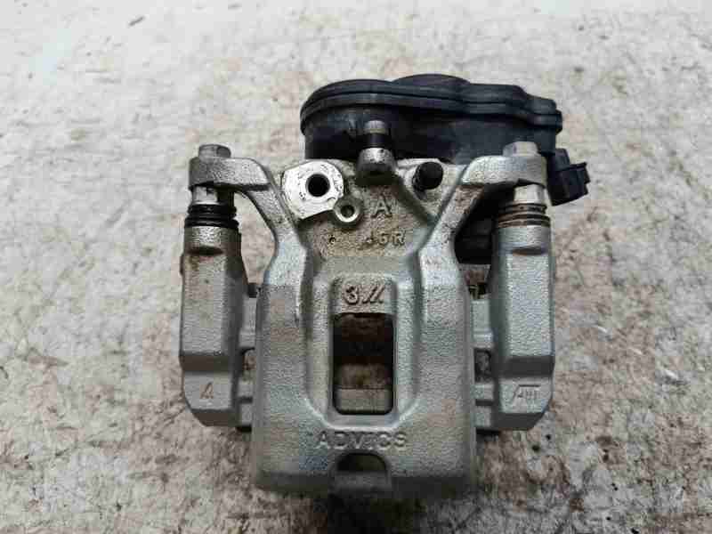 Recambio de pinza freno trasera derecha para toyota rav4 hybrid 4x2 advance referencia OEM IAM 4783042100  