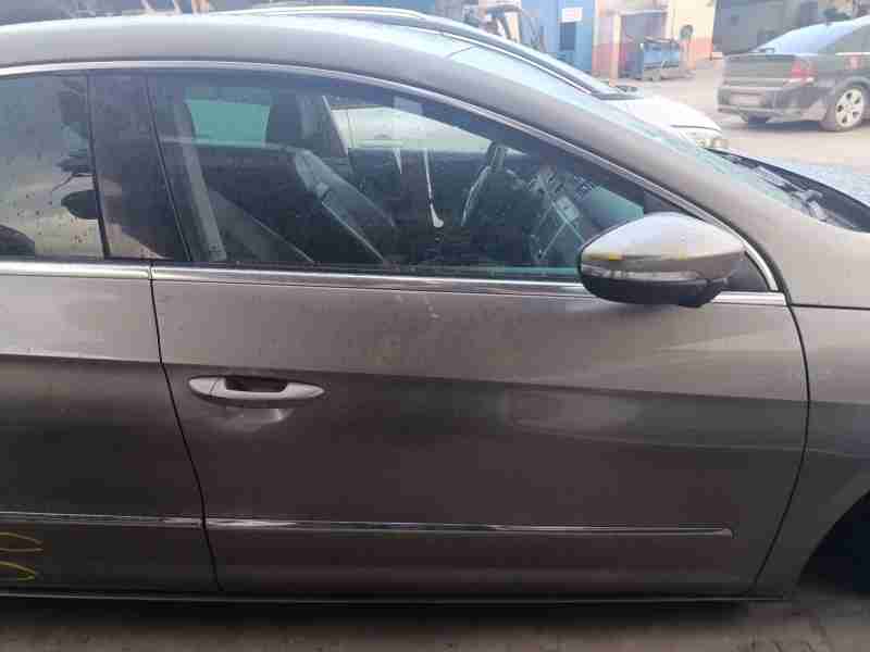 Recambio de puerta delantera derecha para volkswagen passat b6 variant (3c5) 1.8 tsi referencia OEM IAM 3C8831056H  