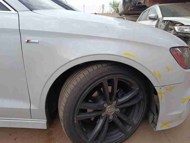 Recambio de aleta delantera derecha para audi a3 (8v1, 8vk) 2.0 tdi referencia OEM IAM 8V0821106L  