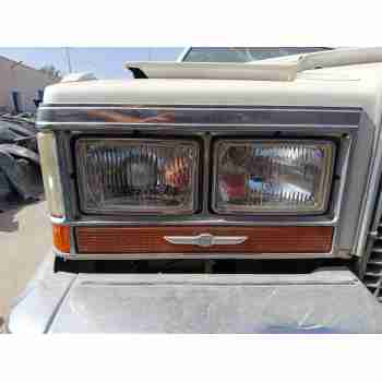 Recambio de faro derecho para cadillac fleetwood sedán 5.0 referencia OEM IAM   