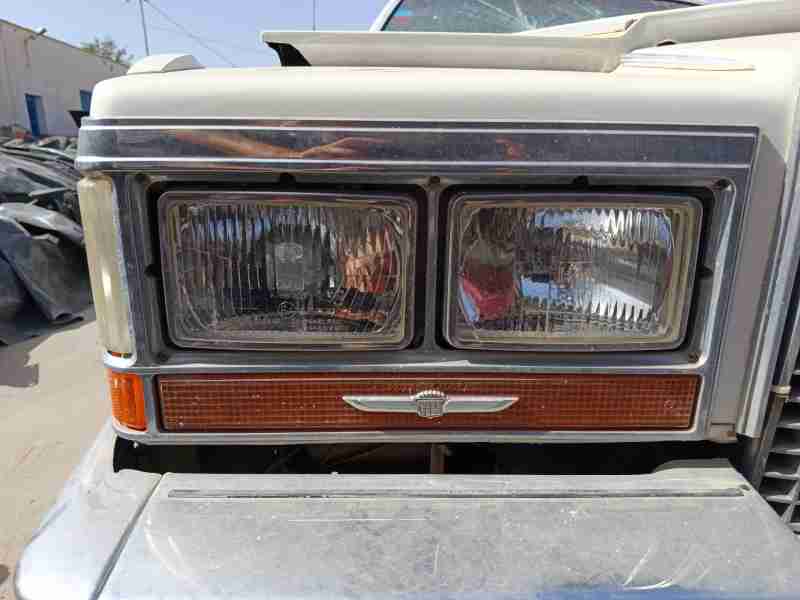 Recambio de faro derecho para cadillac fleetwood sedán 5.0 referencia OEM IAM   