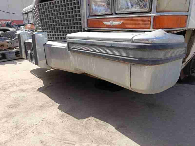 Recambio de paragolpes delantero para cadillac fleetwood sedán 5.0 referencia OEM IAM   