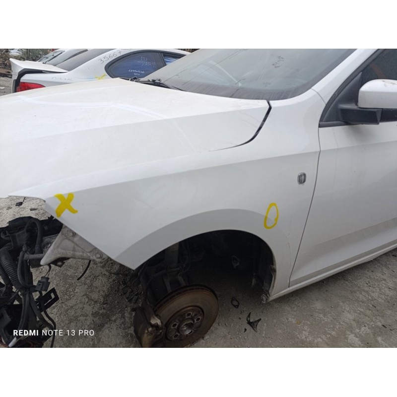 Recambio de aleta delantera izquierda para skoda rapid ambition referencia OEM IAM 5JA821021C  
