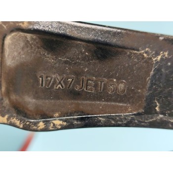 Recambio de llanta para toyota yaris cross hybrid 2wd active tech referencia OEM IAM 426110DK70  