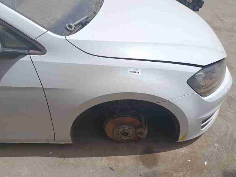 Recambio de aleta delantera derecha para volkswagen golf vii (5g1, bq1, be1, be2) 1.6 tdi referencia OEM IAM 5G0821106A  