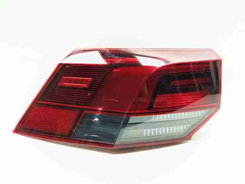 Recambio de piloto trasero izquierdo para volkswagen golf viii (cd1, da1) 1.5 tsi referencia OEM IAM 5H0945095C  
