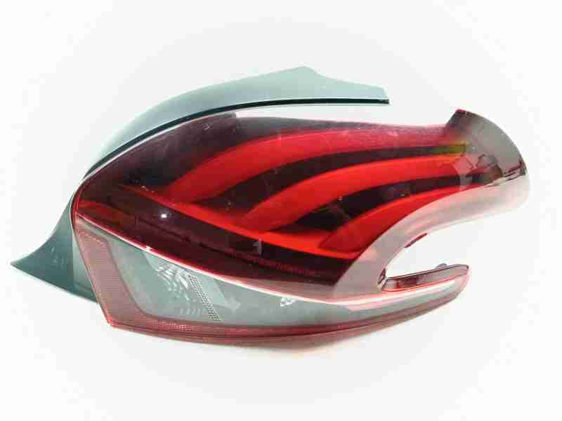 Recambio de piloto trasero derecho para peugeot 208 style referencia OEM IAM 9825601180  