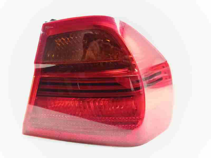 Recambio de piloto trasero derecho para bmw 3 (e90) 318 i referencia OEM IAM 63216937458  