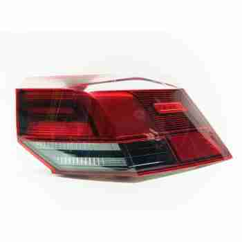 Recambio de piloto trasero derecho para volkswagen golf viii (cd1, da1) 1.5 tsi referencia OEM IAM 5H0945096C  