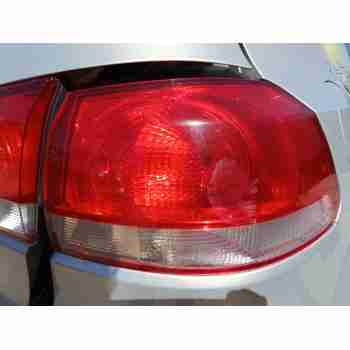 PILOTO TRASERO DERECHO 5K0945096M 