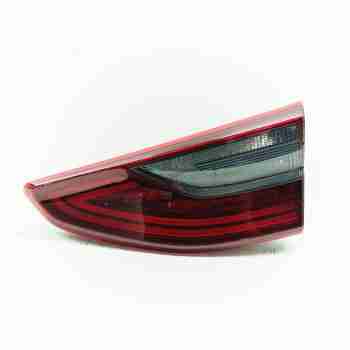 PILOTO TRASERO DERECHO INTERIOR 92404J7050 