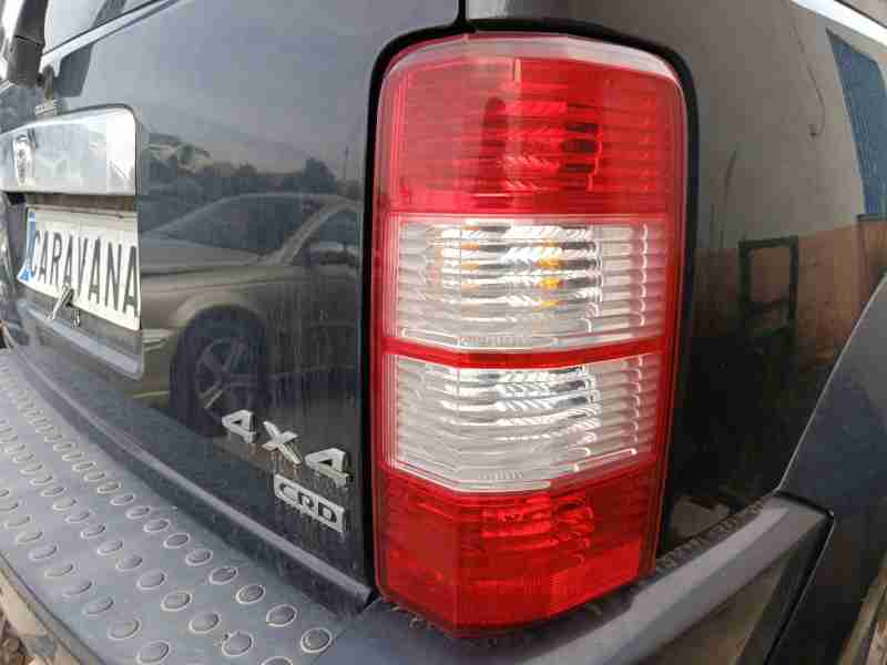 Recambio de piloto trasero derecho para dodge nitro 2.8 crd referencia OEM IAM 55157160AH  